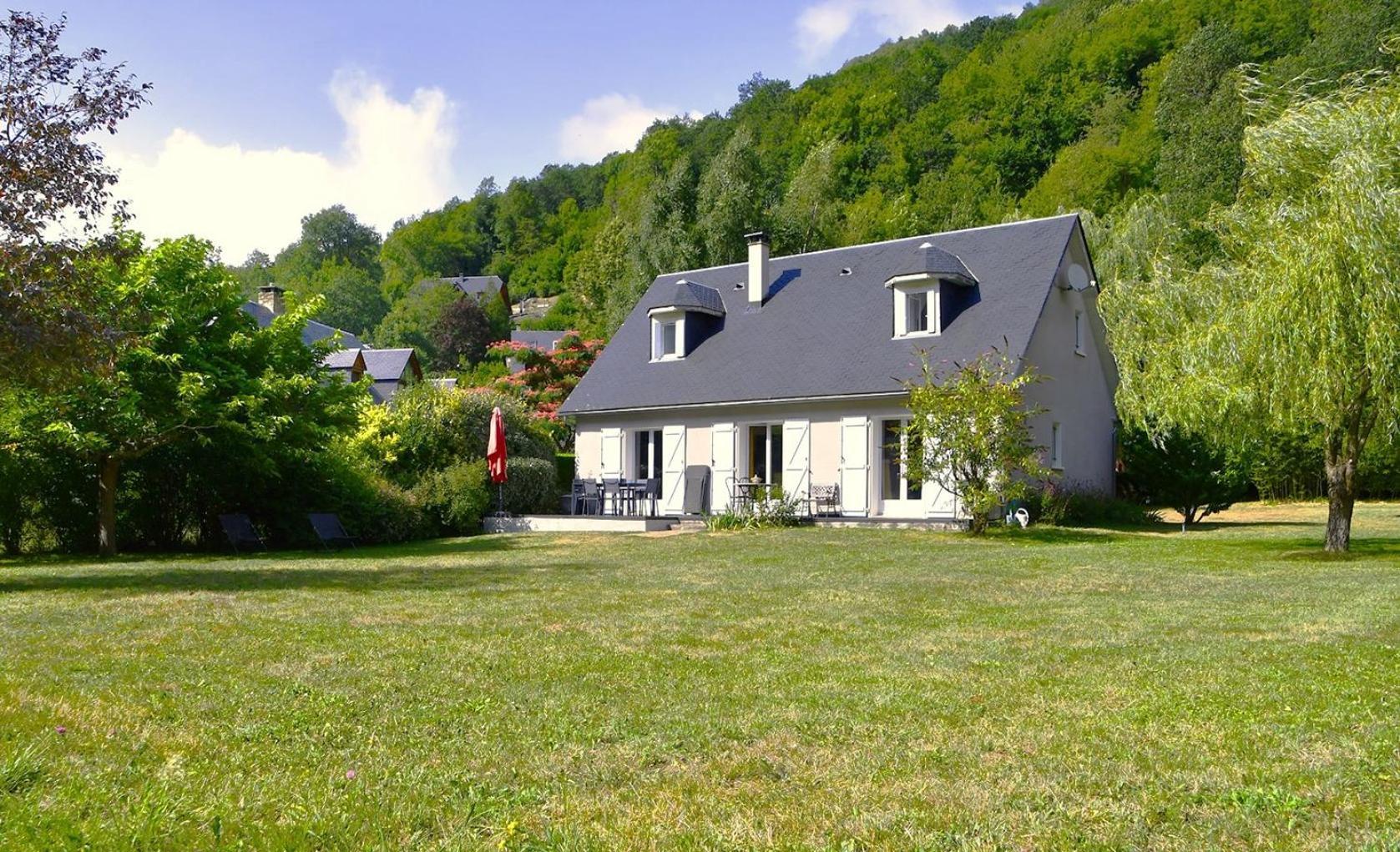 Maison tout confort pour votre séjour en famille Borderes-Louron Extérieur photo