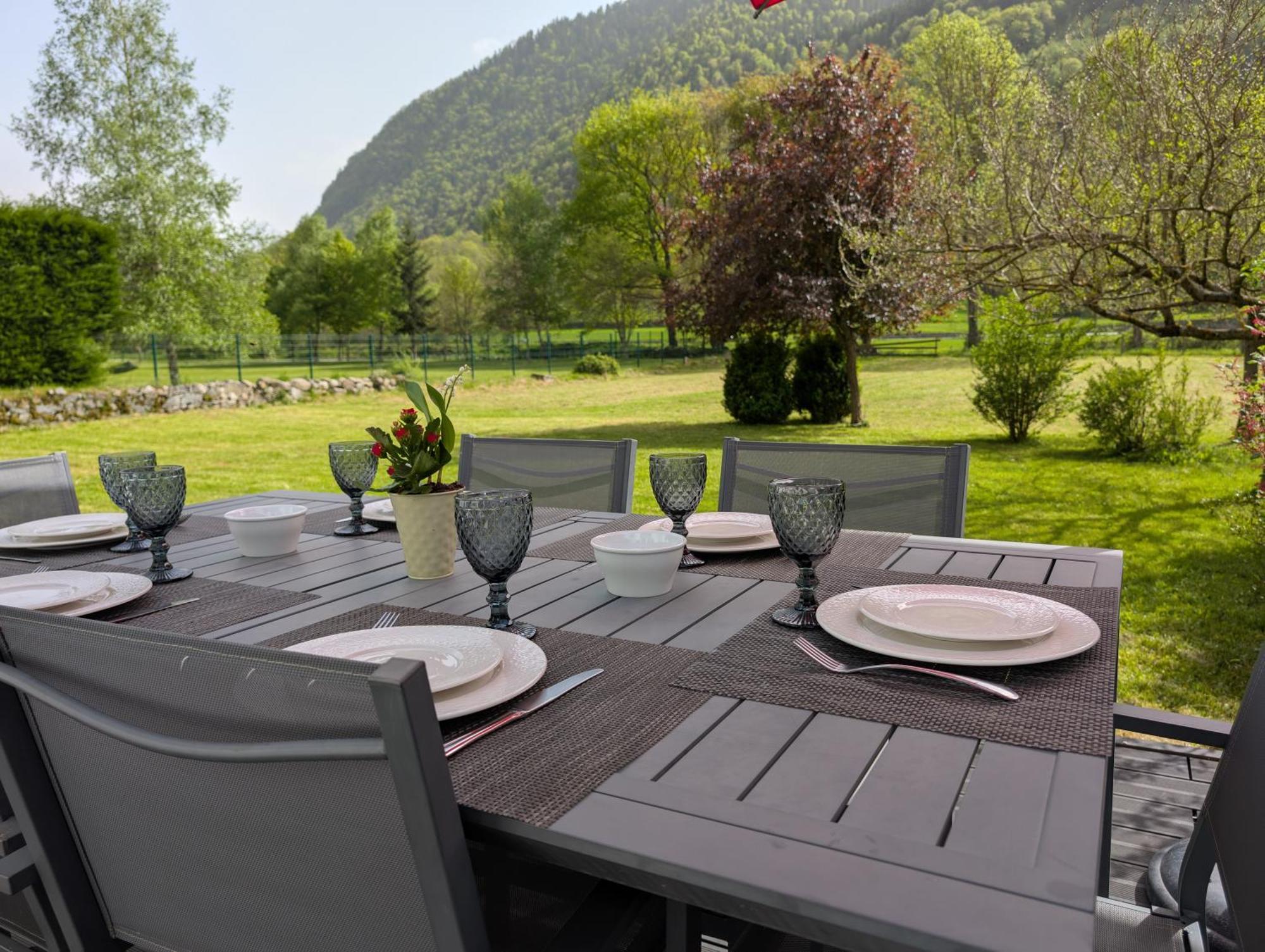 Maison tout confort pour votre séjour en famille Borderes-Louron Extérieur photo